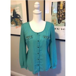 Check out the back! Cute Turquoise Top!